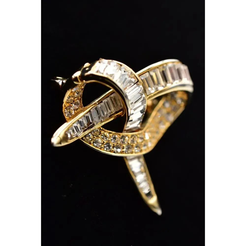 Vintage Crystal Pretzel Knot Pin Brooch Baguette Rhinestone Gold Tone 1980s 9B